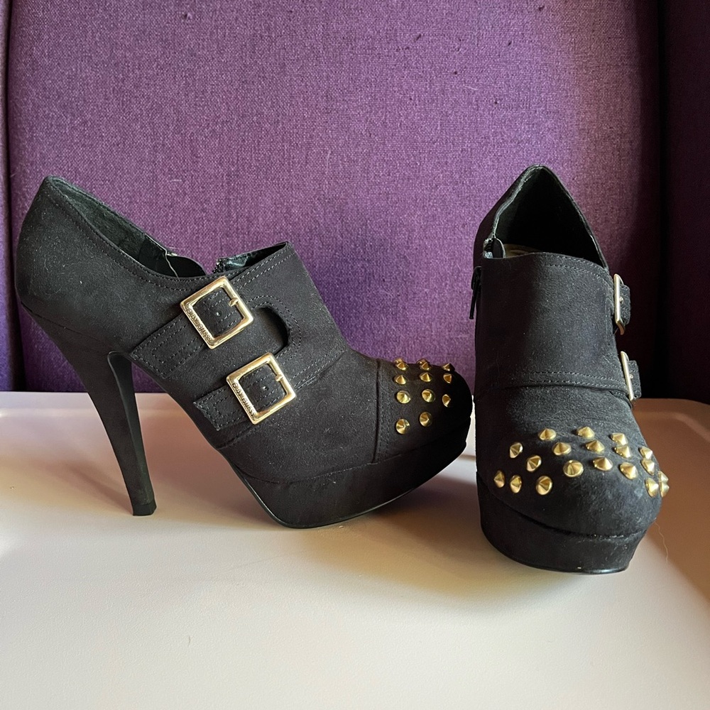 Guess booties size 7.5